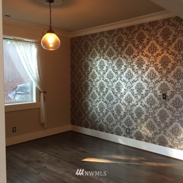 4900 Southeast 2nd Place Renton, WA 98059 - Photo 7 of 24 Gallery Image 7
