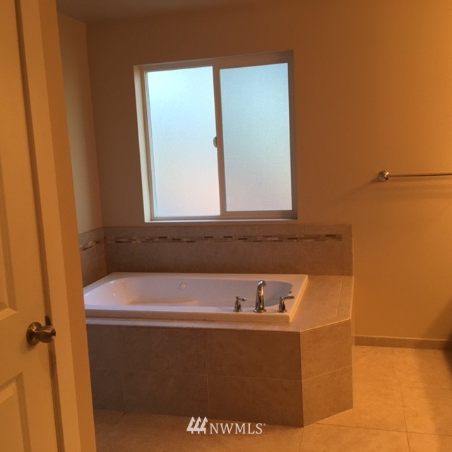 4900 Southeast 2nd Place Renton, WA 98059 - Photo 10 of 24 Gallery Image 10