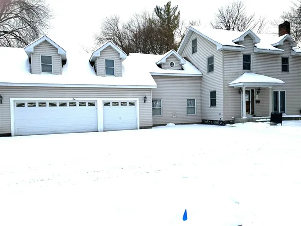 $259,000 | 1109 South Genesee Drive, Lansing, MI 48915