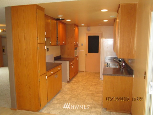 17331 Southeast 134th Street Renton, WA 98059 - Photo 8 of 11