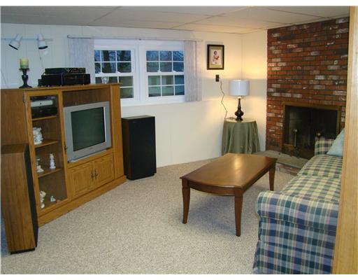 10 Fairhaven Road Cumberland, RI 02864 - Photo 11 of 16 Den/Family/Great Room.