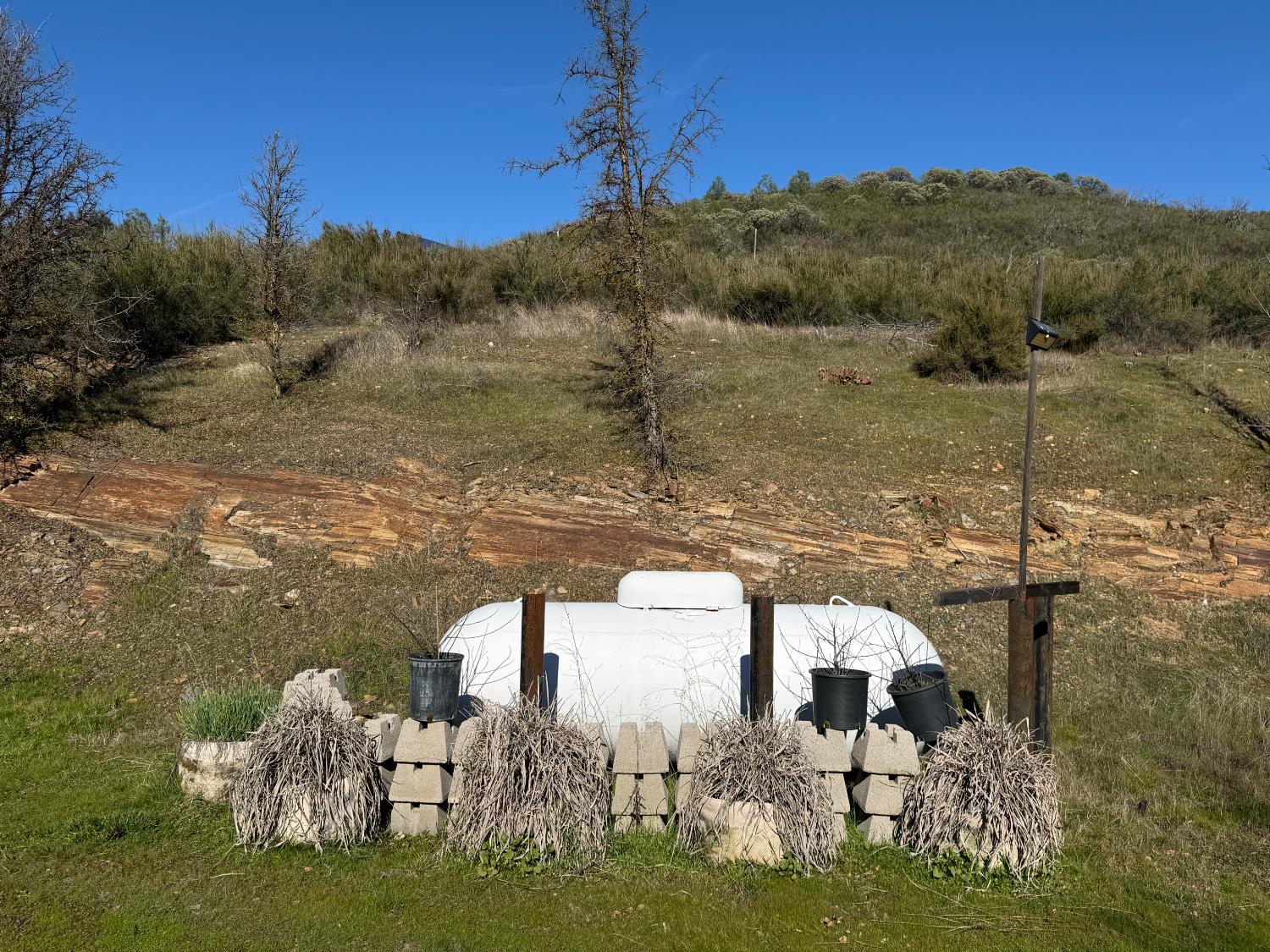 4968 Yaqui Gulch Road Mariposa, CA 95338 - Photo 26 of 28 a view of a lake in middle of the town