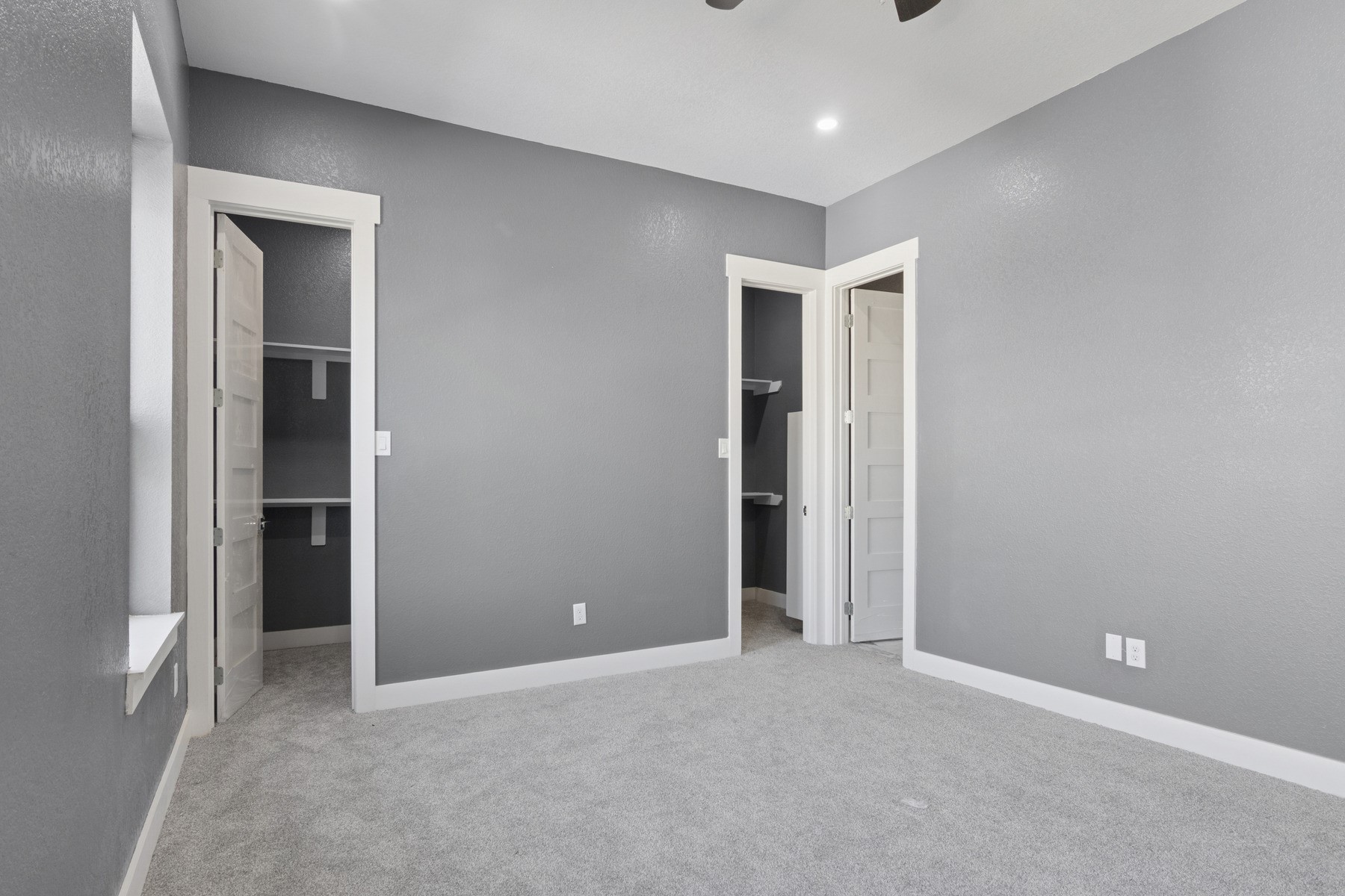 4704 Ward Street Houston, TX 77021 - Photo 17 of 20 an empty room with closet and entryway