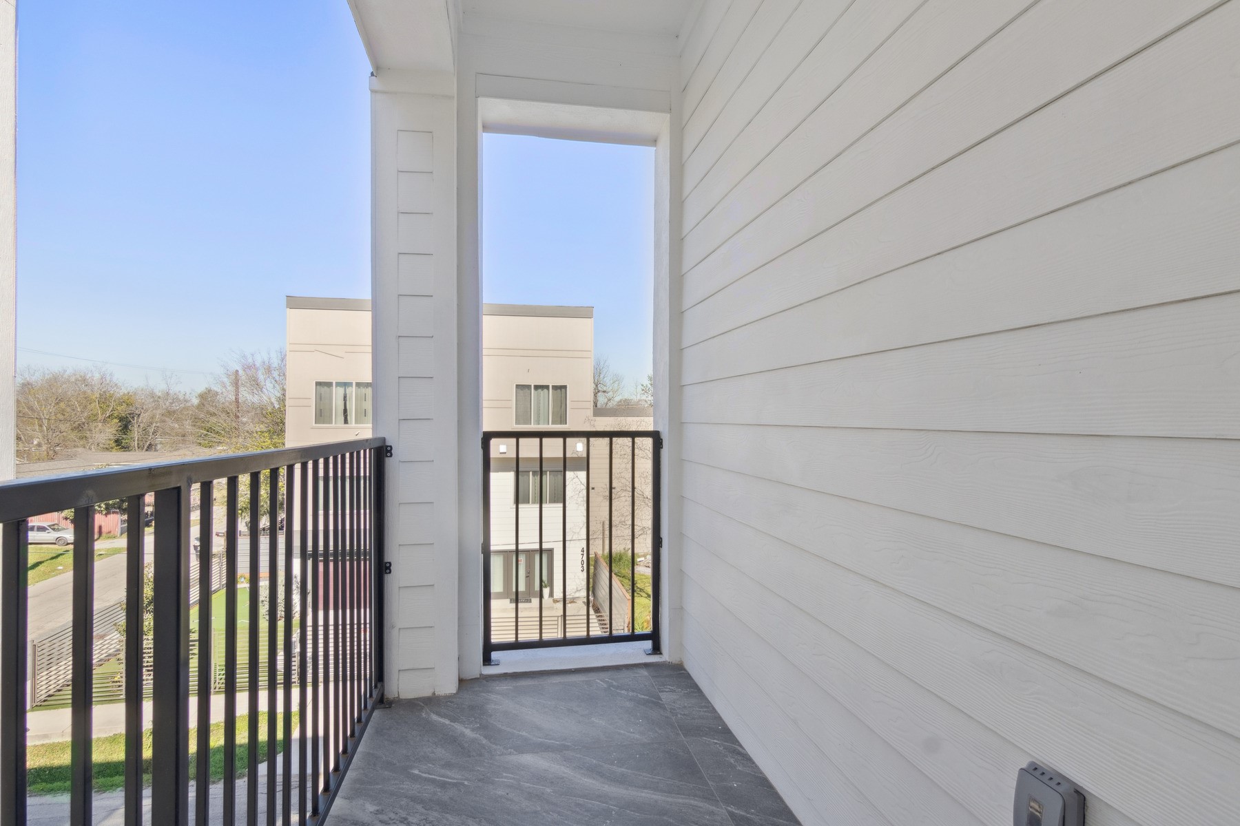 4704 Ward Street Houston, TX 77021 - Photo 20 of 20 a view of a balcony and an entryway
