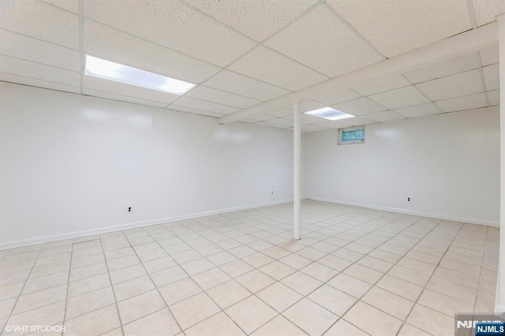 275 Taft Court Paramus, NJ 07652 - Photo 26 of 40