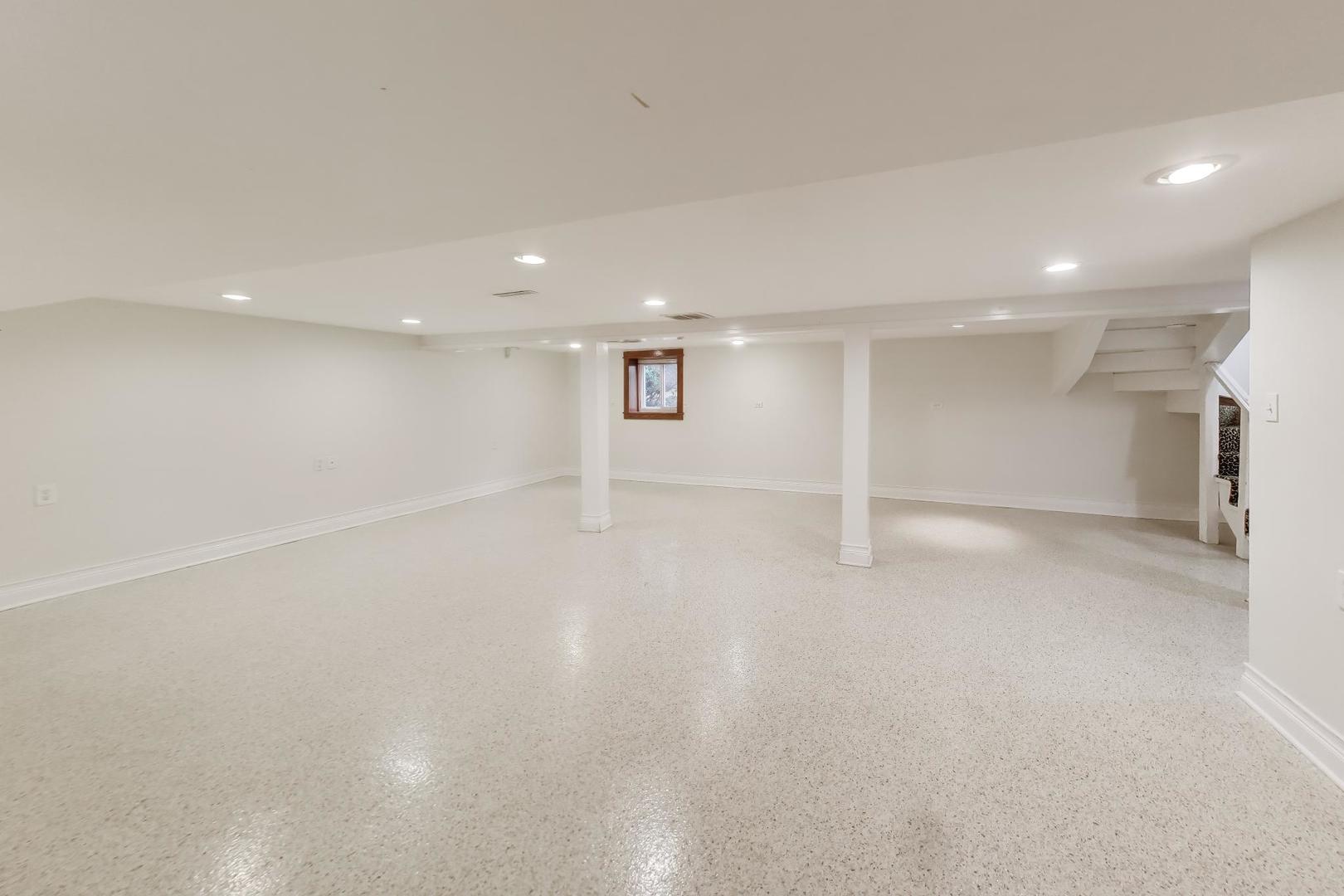 256 Blackhawk Road Riverside, IL 60546 - Photo 38 of 73