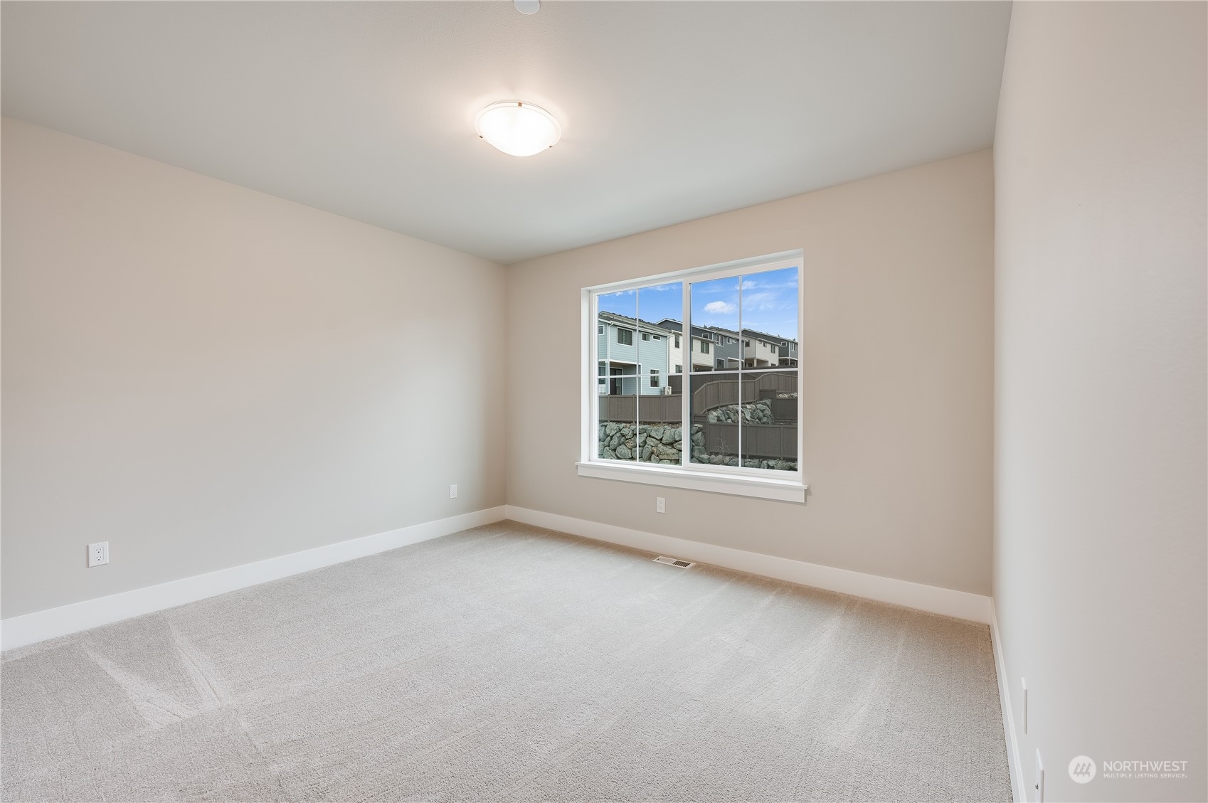 24326 43rd Drive Southeast Bothell, WA 98021 - Photo 21 of 35 an empty room with a window
