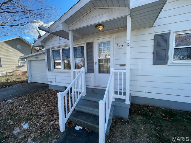 $47,500 | 143 East 2nd Street, Roxana, IL 62084