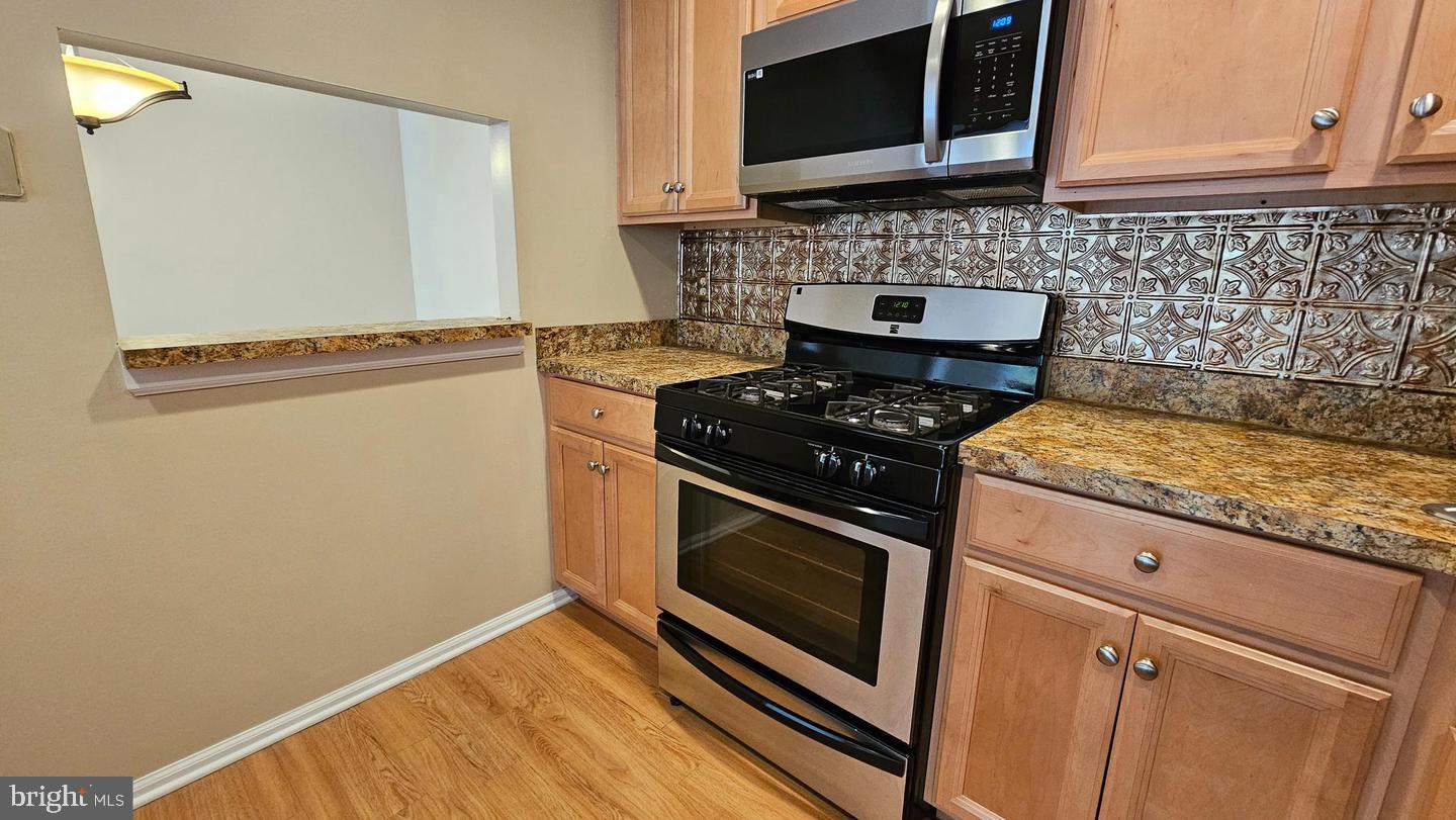 39 Juniper Way Hamilton, NJ 08619 - Photo 3 of 17