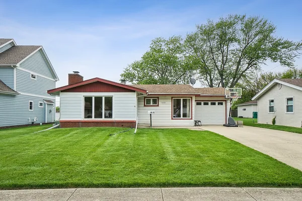 $350,000 | 1028 Cherokee Place, Lemont, IL 60439