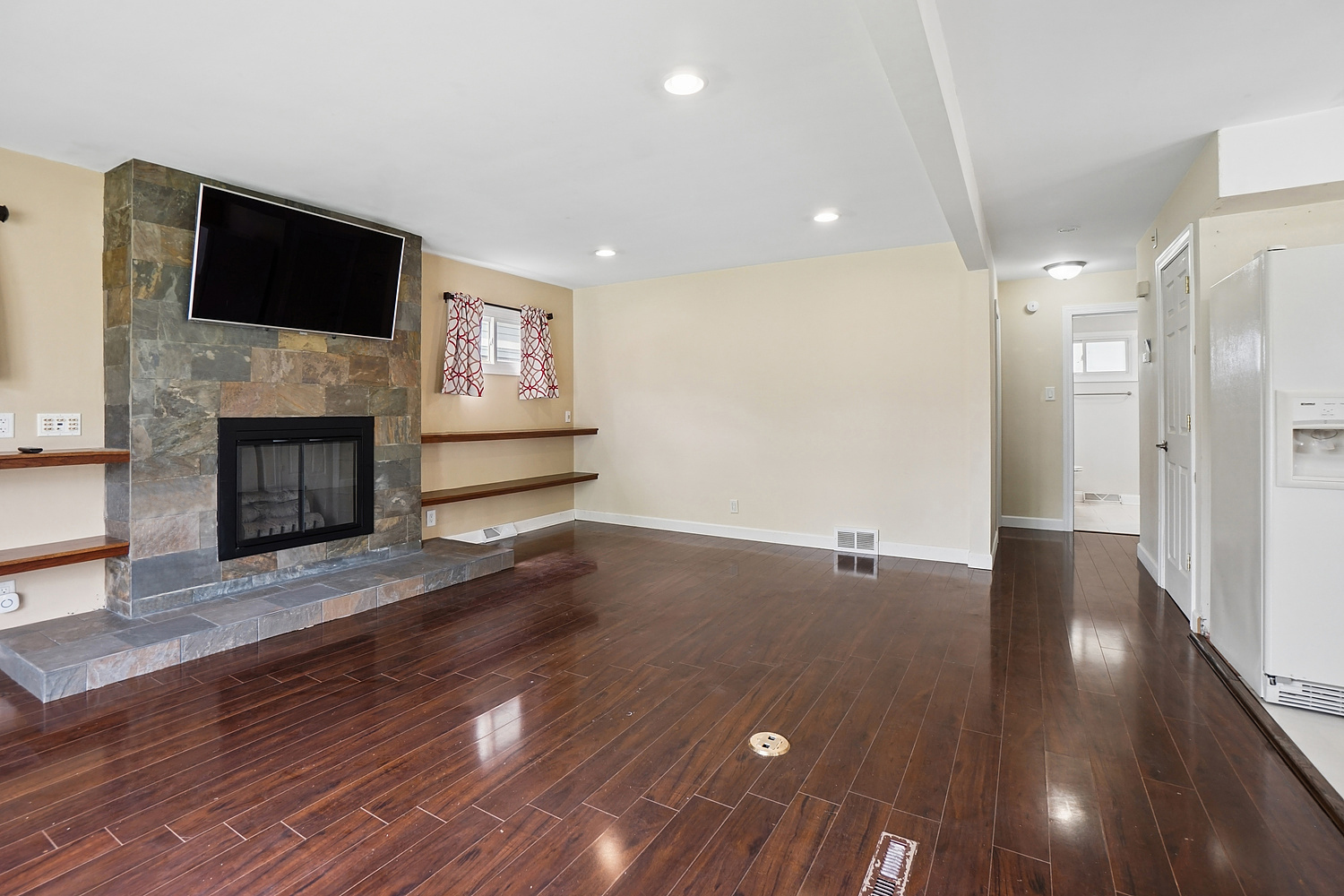 1028 Cherokee Place Lemont, IL 60439 - Photo 6 of 15
