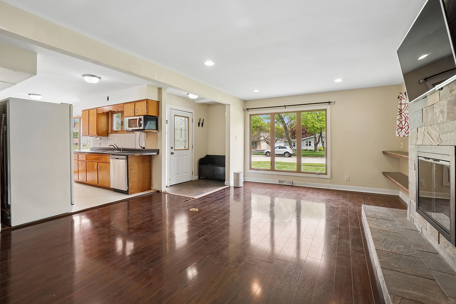 1028 Cherokee Place Lemont, IL 60439 - Photo 8 of 15