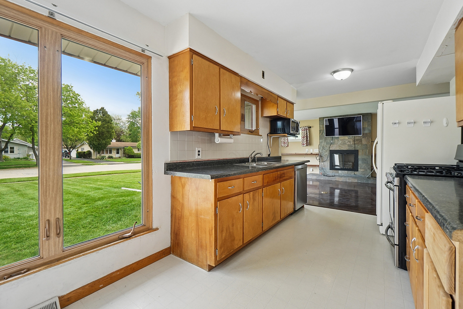 1028 Cherokee Place Lemont, IL 60439 - Photo 10 of 15