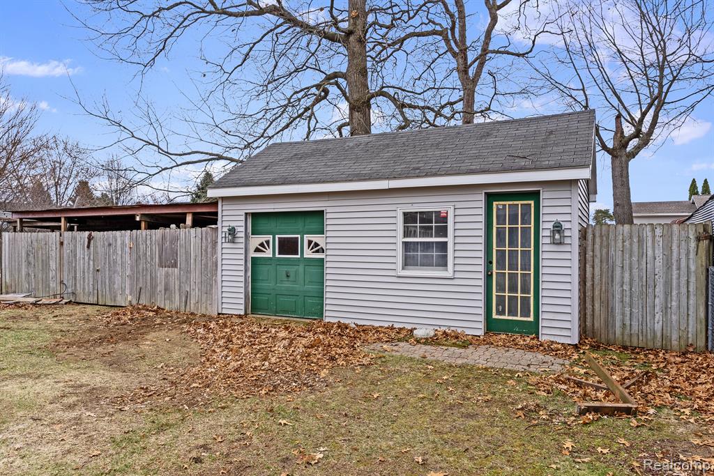 11540 Silver Lake Road Byron, MI 48418 - Photo 41 of 43 Gallery Image 41