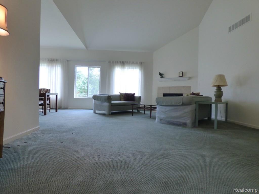 2165 Lagoon Drive Rochester Hills, MI 48309 - Photo 3 of 25