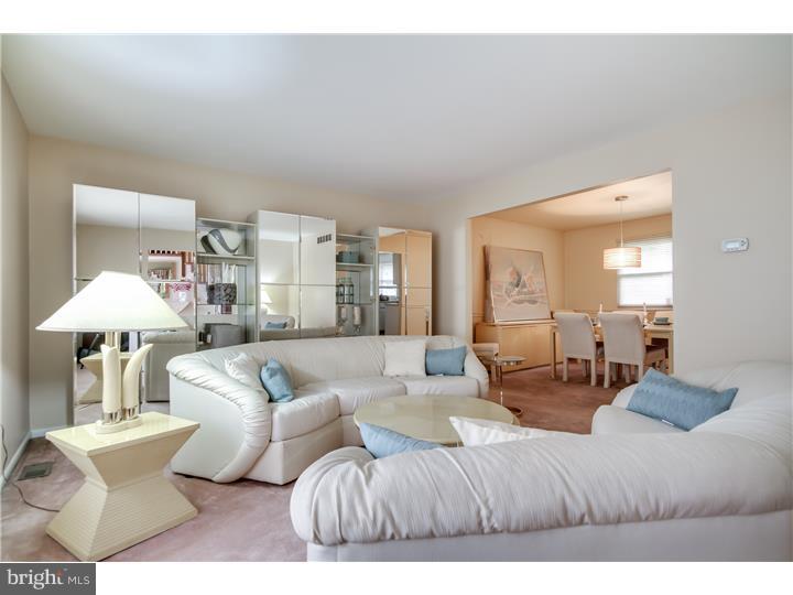 713 Decatur Drive Mount Laurel, NJ 08054 - Photo 2 of 25 Living Room