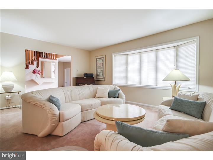 713 Decatur Drive Mount Laurel, NJ 08054 - Photo 3 of 25 Living Room