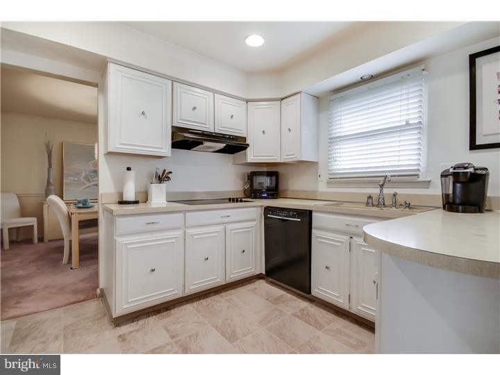 713 Decatur Drive Mount Laurel, NJ 08054 - Photo 8 of 25 Kitchen