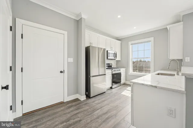 $2,550 | 2421 Bristol Road, Unit 2B310, Warrington, PA 18976