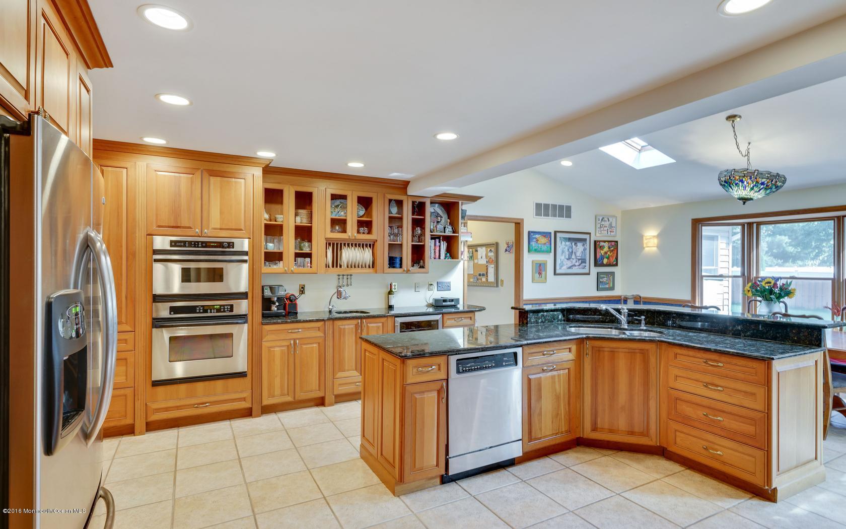 180 Fern Road East Brunswick, NJ 08816 - Photo 14 of 31 27