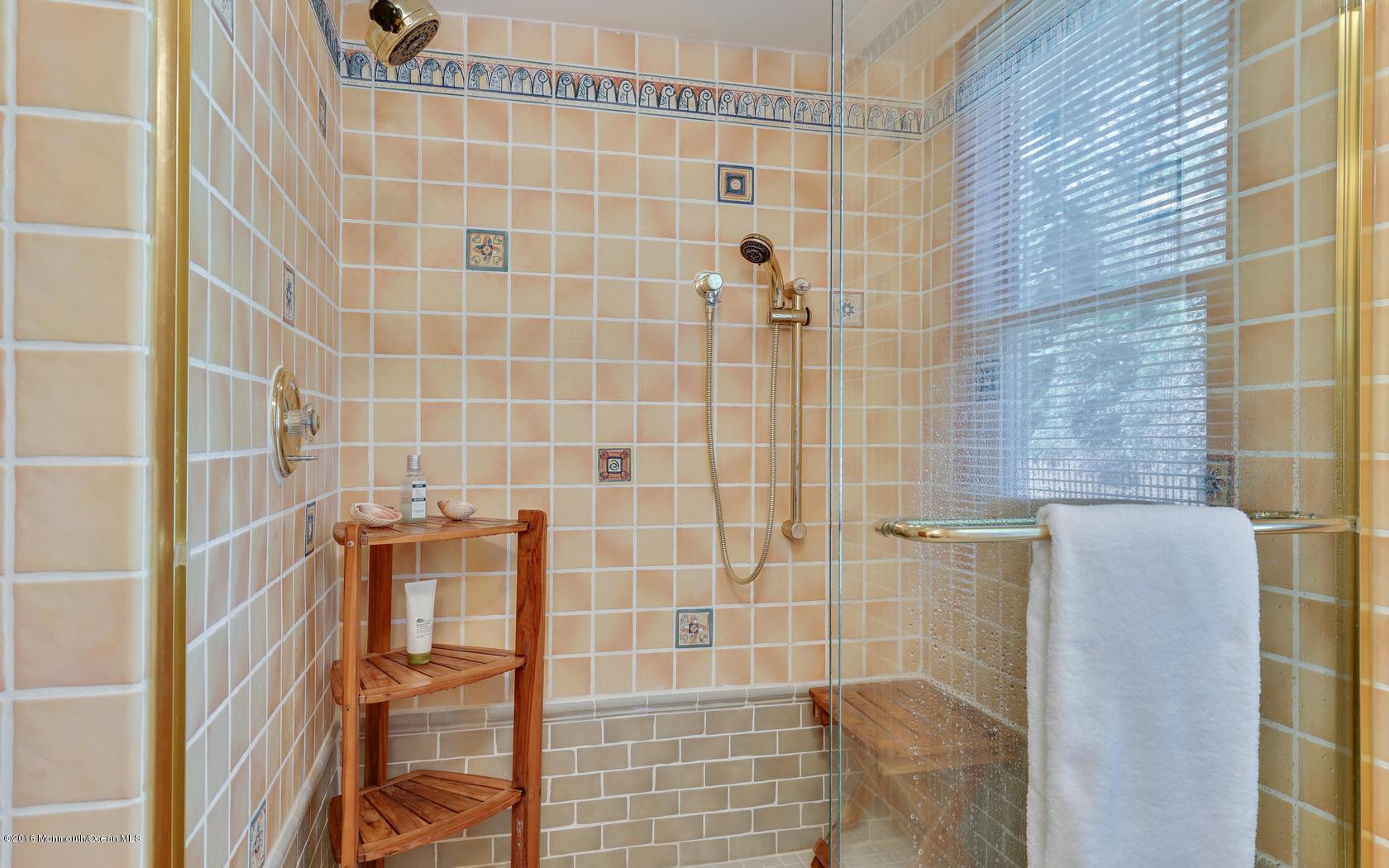 180 Fern Road East Brunswick, NJ 08816 - Photo 18 of 31 35