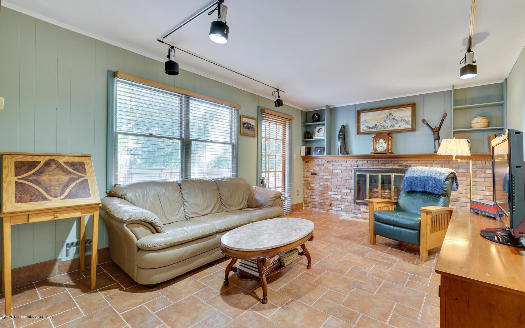 180 Fern Road East Brunswick, NJ 08816 - Photo 19 of 31 37