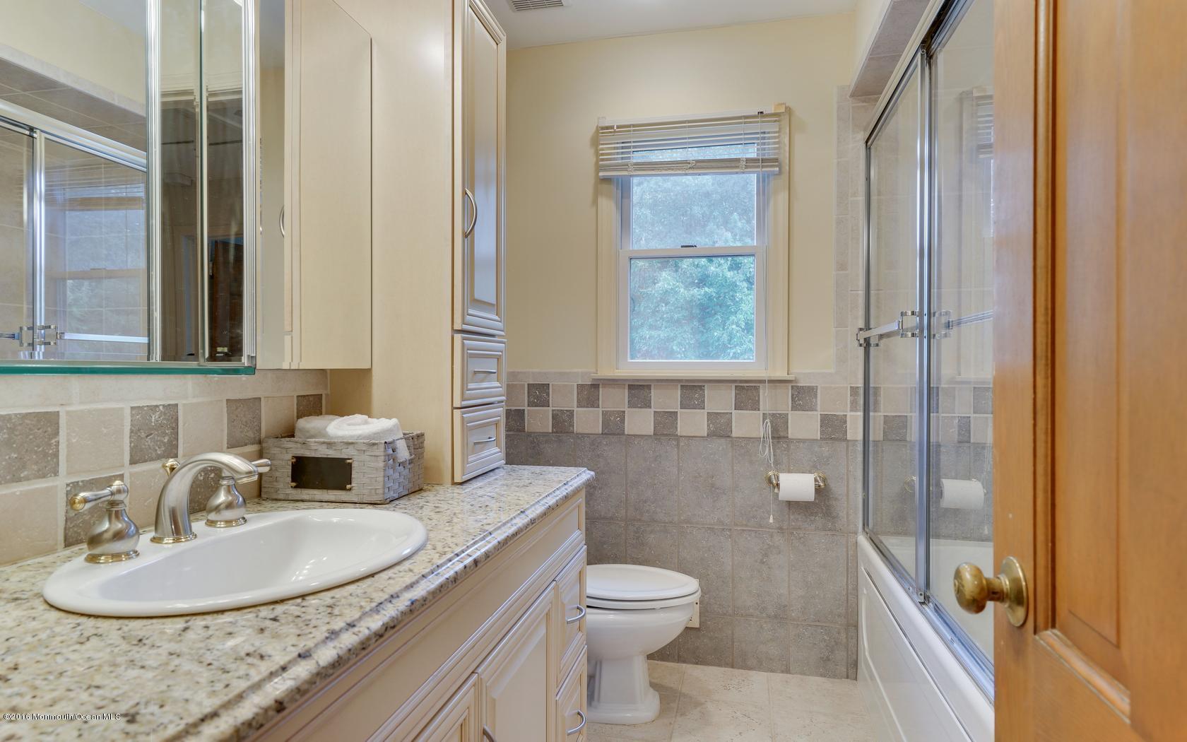 180 Fern Road East Brunswick, NJ 08816 - Photo 22 of 31 45