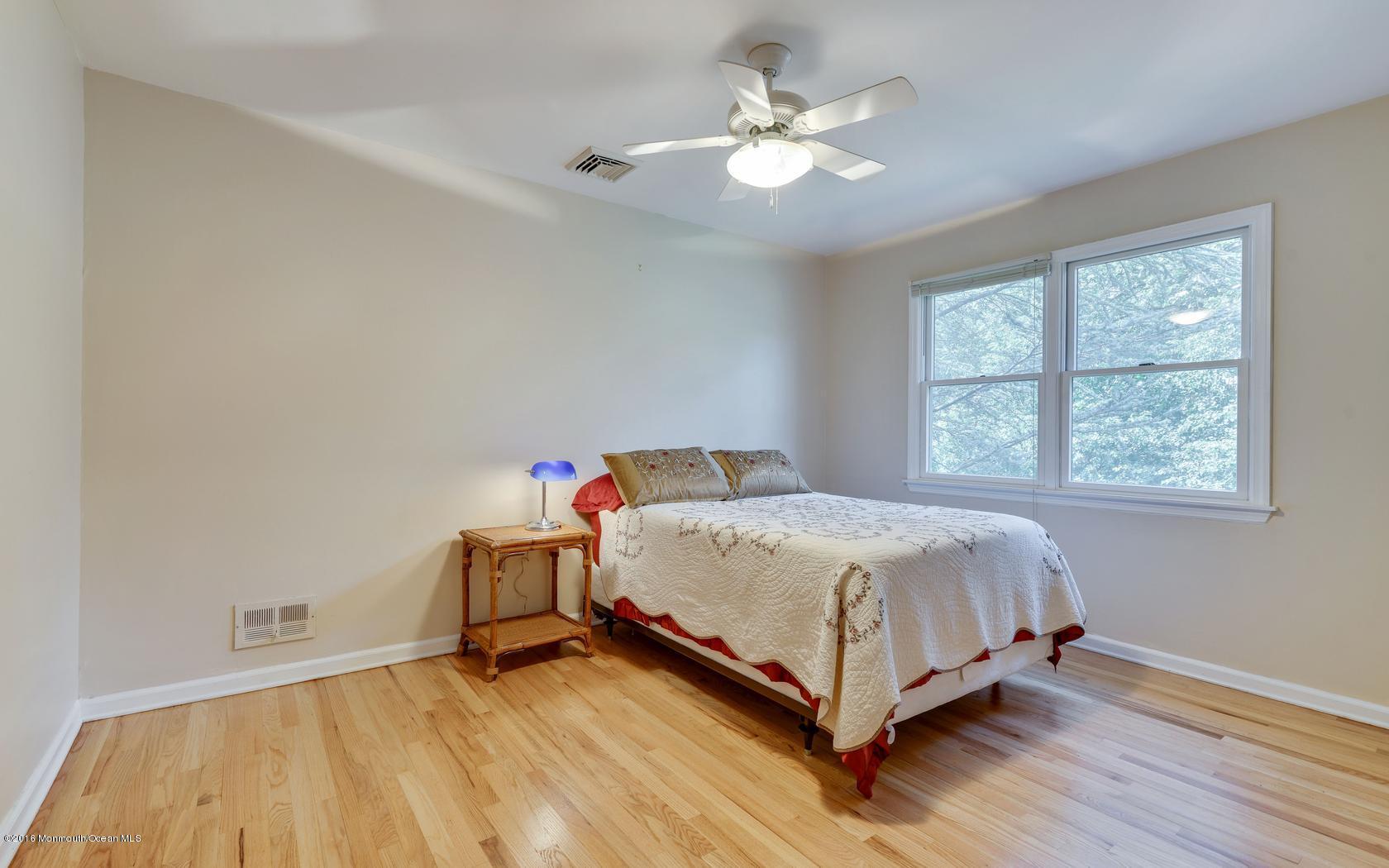 180 Fern Road East Brunswick, NJ 08816 - Photo 23 of 31 43
