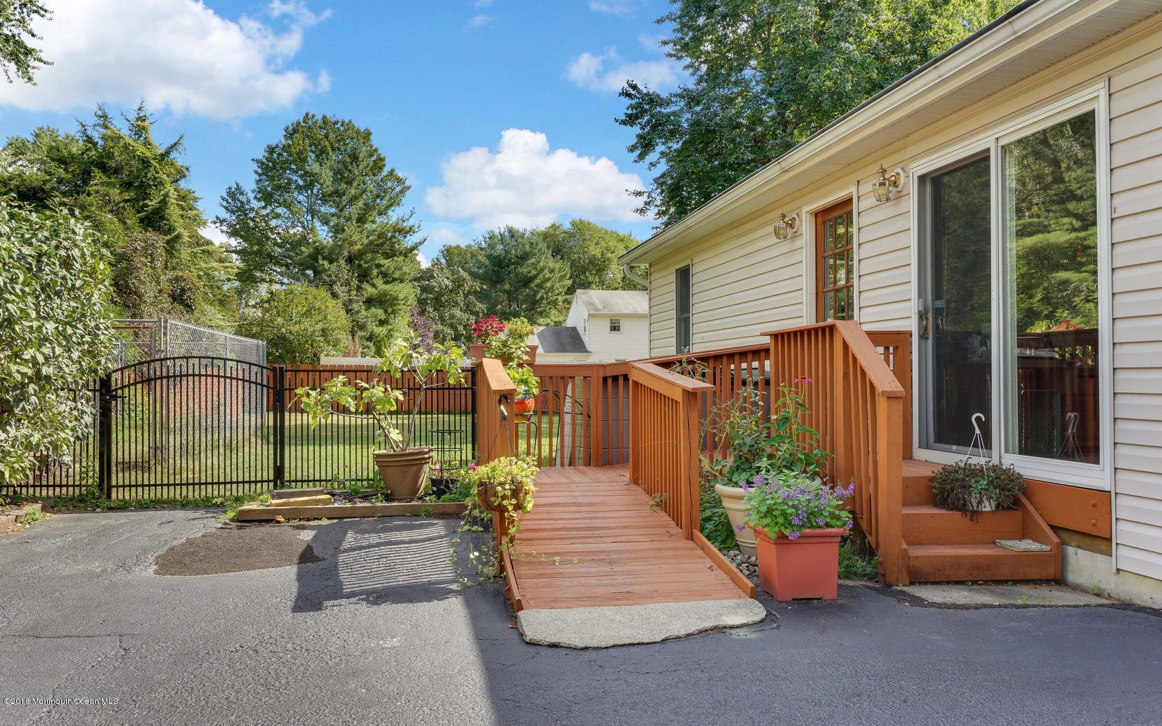 180 Fern Road East Brunswick, NJ 08816 - Photo 25 of 31 54