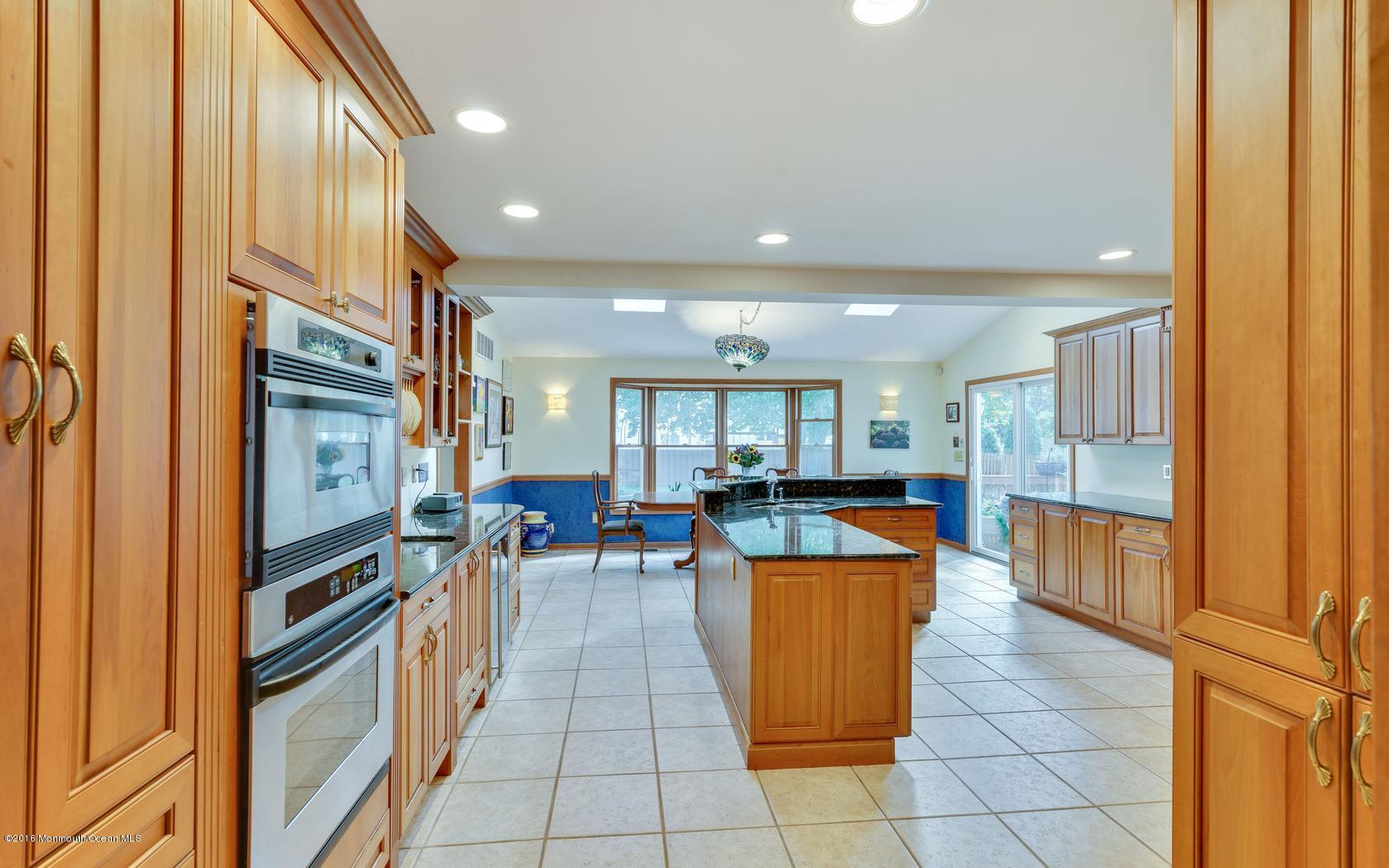 180 Fern Road East Brunswick, NJ 08816 - Photo 10 of 31 19
