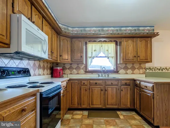 $275,000 | 507 Woodbury Pike, Hopewell, PA 16650