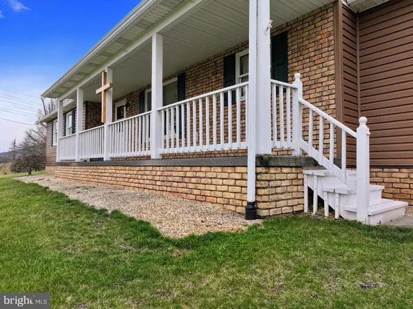 $275,000 | 507 Woodbury Pike, Hopewell, PA 16650