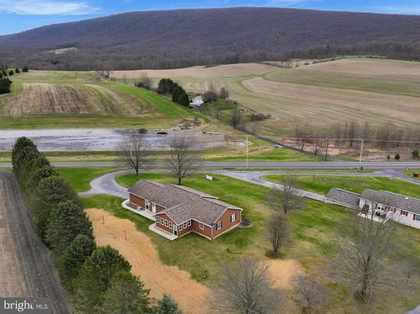 $275,000 | 507 Woodbury Pike, Hopewell, PA 16650