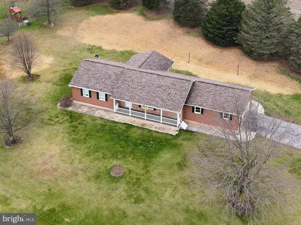 $275,000 | 507 Woodbury Pike, Hopewell, PA 16650
