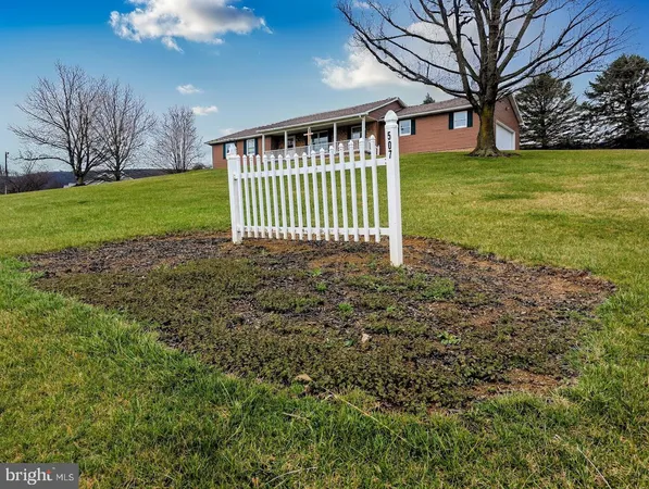 $275,000 | 507 Woodbury Pike, Hopewell, PA 16650