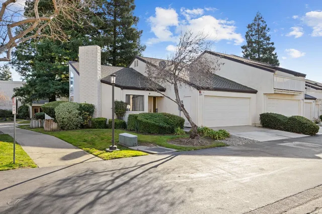 $299,900 | 1118 Cedar Creek Drive, Unit 85, Modesto, CA 95355