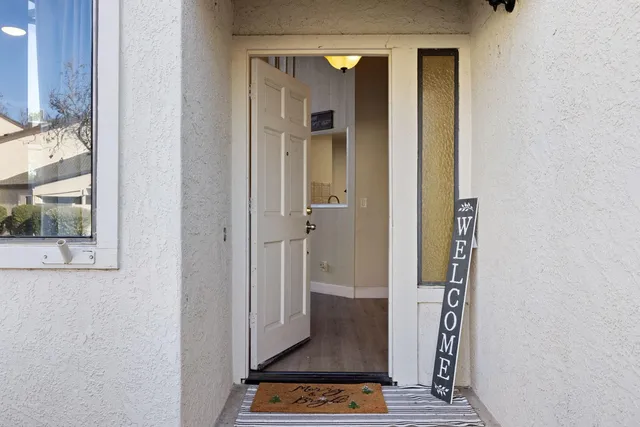 $299,900 | 1118 Cedar Creek Drive, Unit 85, Modesto, CA 95355