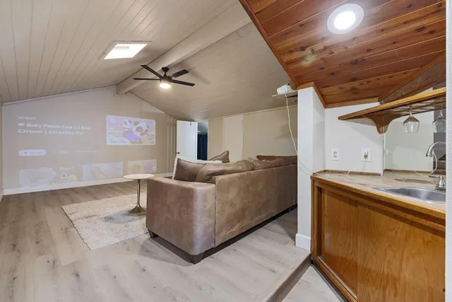 $299,900 | 1118 Cedar Creek Drive, Unit 85, Modesto, CA 95355