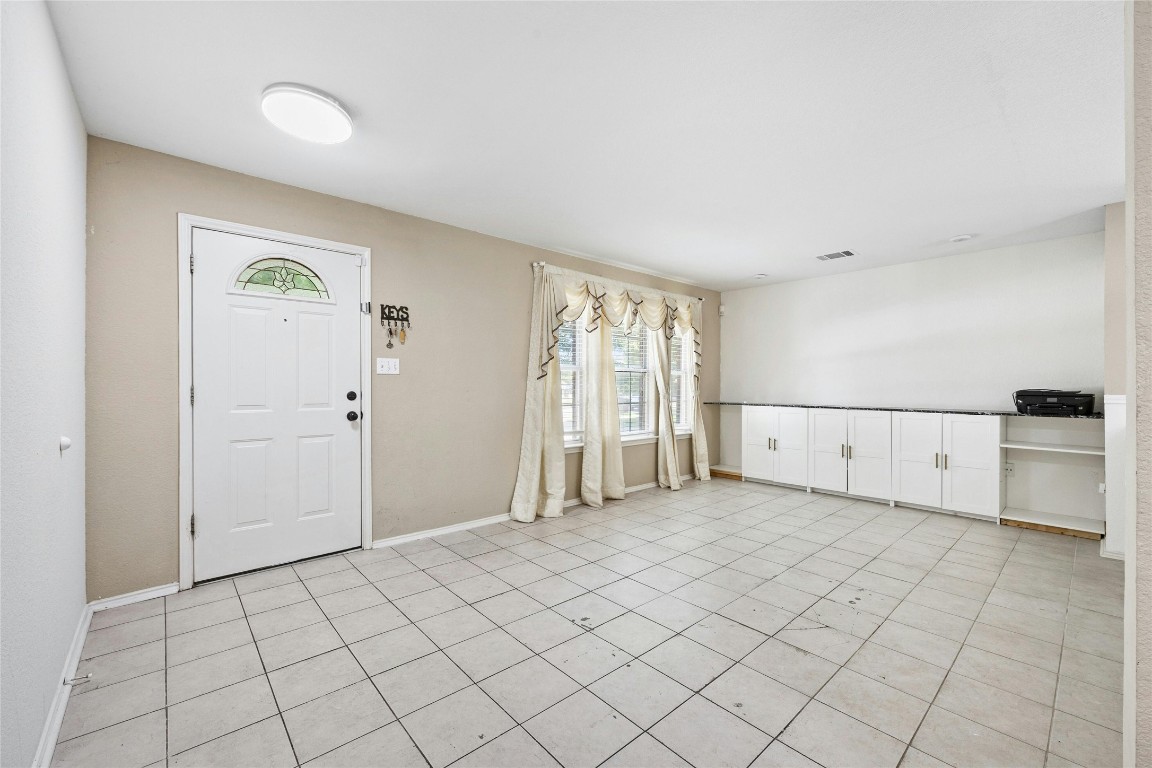 3618 Windhill Loop Round Rock, TX 78681 - Photo 3 of 30 a view of a livingroom with an entryway
