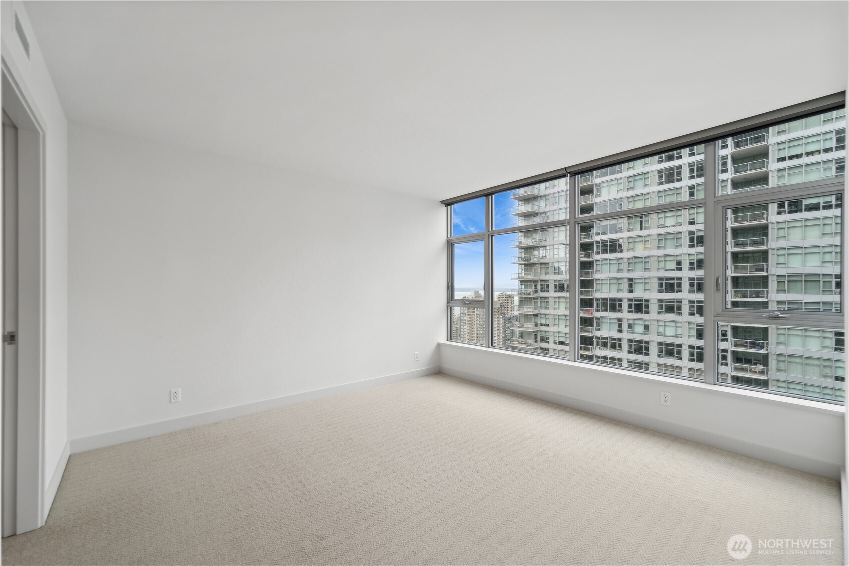 588 Bell Street, Unit 2902S Seattle, WA 98121 - Photo 20 of 40