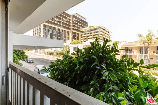 $649,000 | 999 North Doheny Drive, Unit 104, West Hollywood, CA 90069