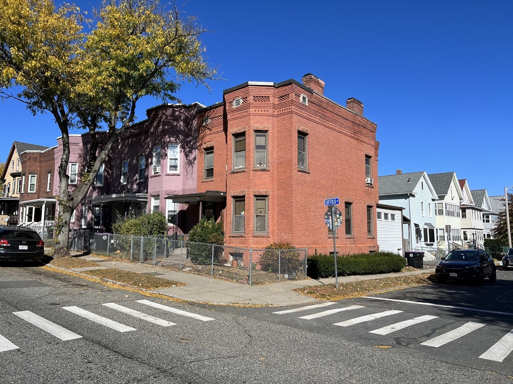 219 Suffolk Street Holyoke, MA 01040 - Photo 3 of 10