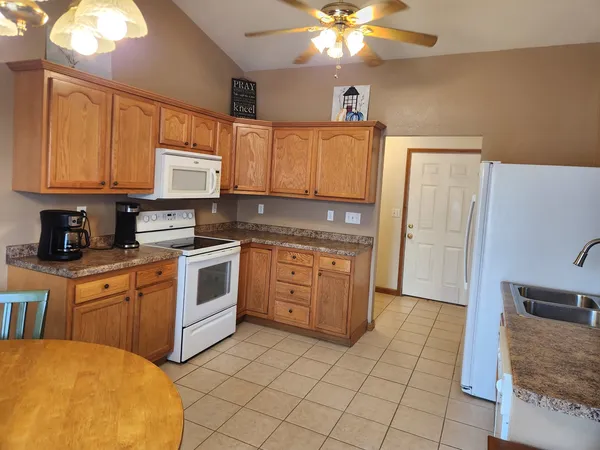 $275,000 | 1508 Hawkeye Court, Carterville, IL 62918