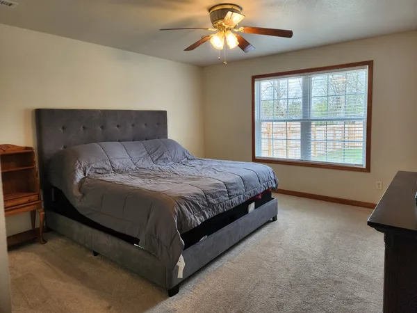 $275,000 | 1508 Hawkeye Court, Carterville, IL 62918