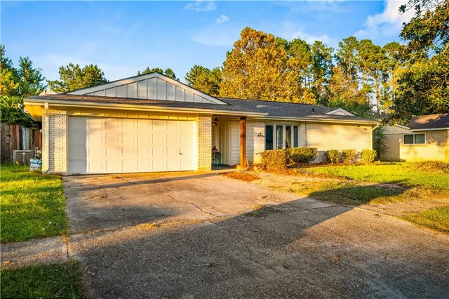 $229,900 | 1016 Meadowbrook Street, Deridder, LA 70634