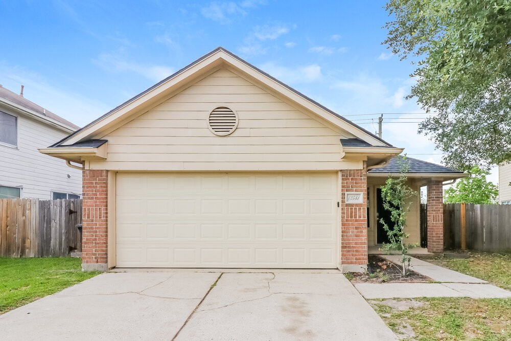 12531 Roxdale Ridge Drive Houston, TX 77044 - Photo 1 of 16