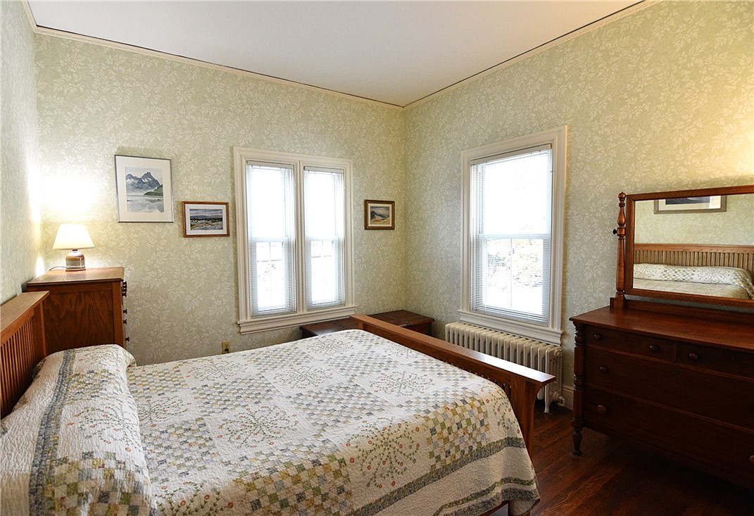 227 Irving Avenue Providence, RI 02906 - Photo 14 of 27