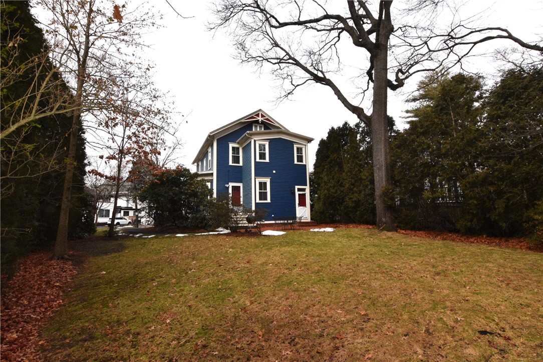 227 Irving Avenue Providence, RI 02906 - Photo 18 of 27