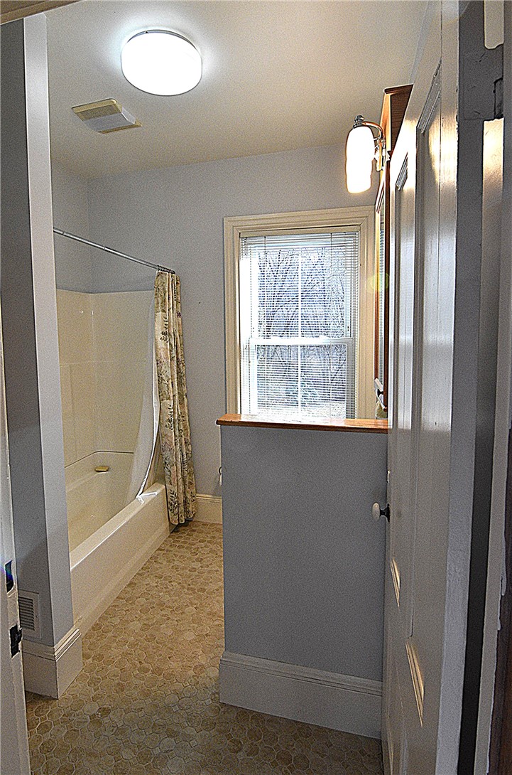 227 Irving Avenue Providence, RI 02906 - Photo 8 of 27 first floor