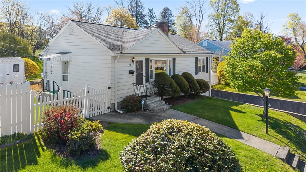 16 Thornton Road Worcester, MA 01606 - Photo 2 of 29